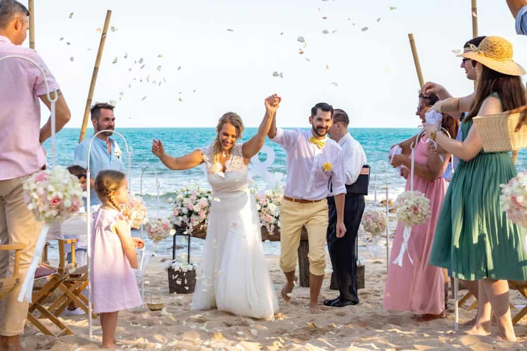 guest beach wedding style